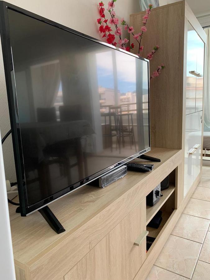 Appartement Premiere Ligne De Mer Avec Piscine Росес Екстериор снимка